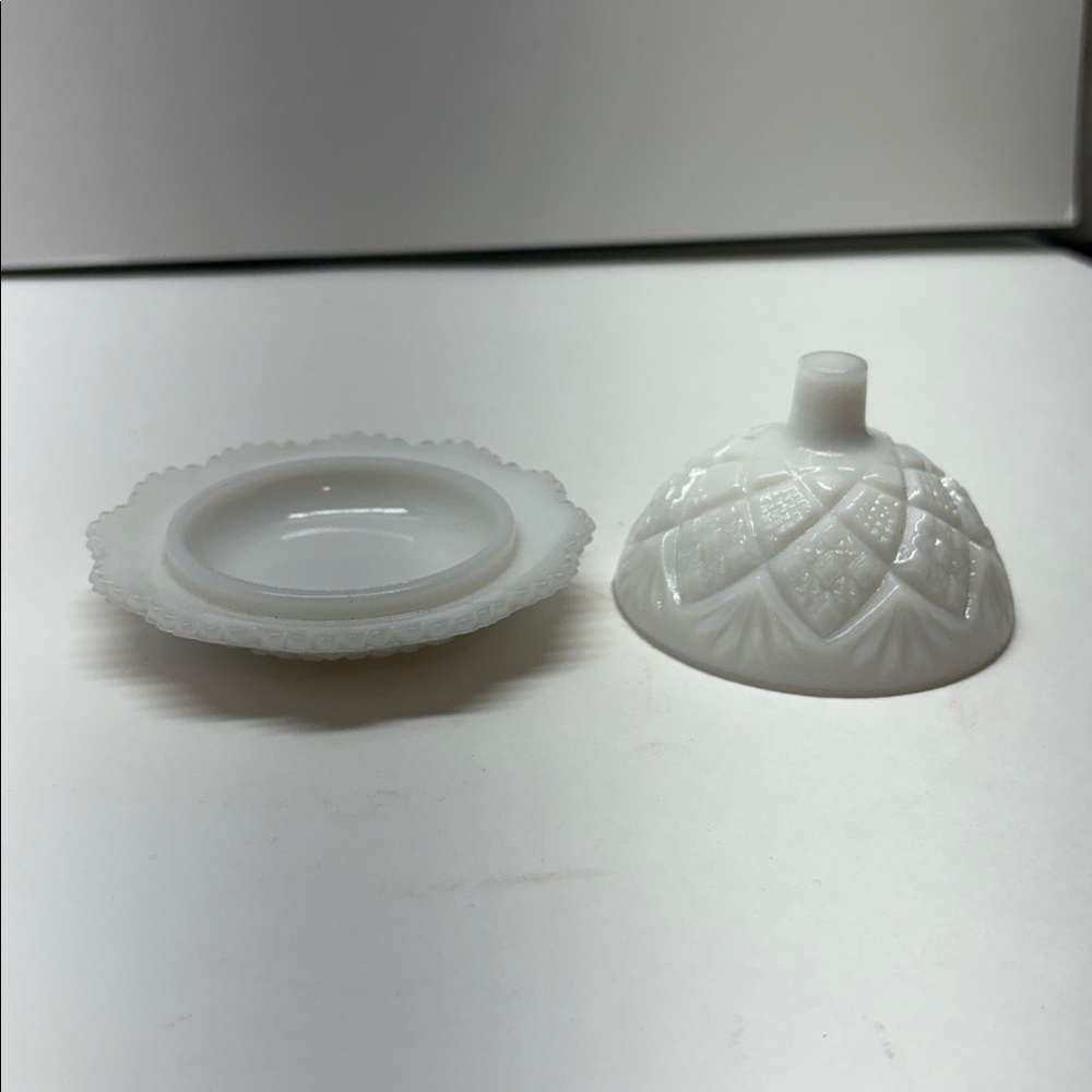 Thumbelina Westmoreland Miniature Milk Glass Butter Dish, Creamer & Sugar Set - Picture 4 of 11